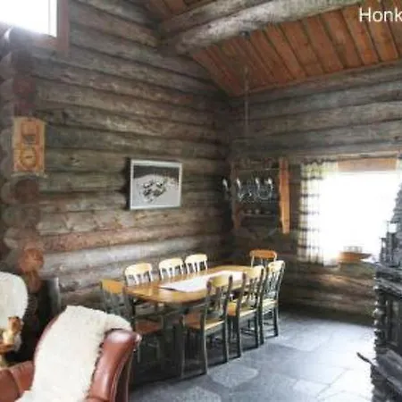 Holiday Pykälä - Log Village